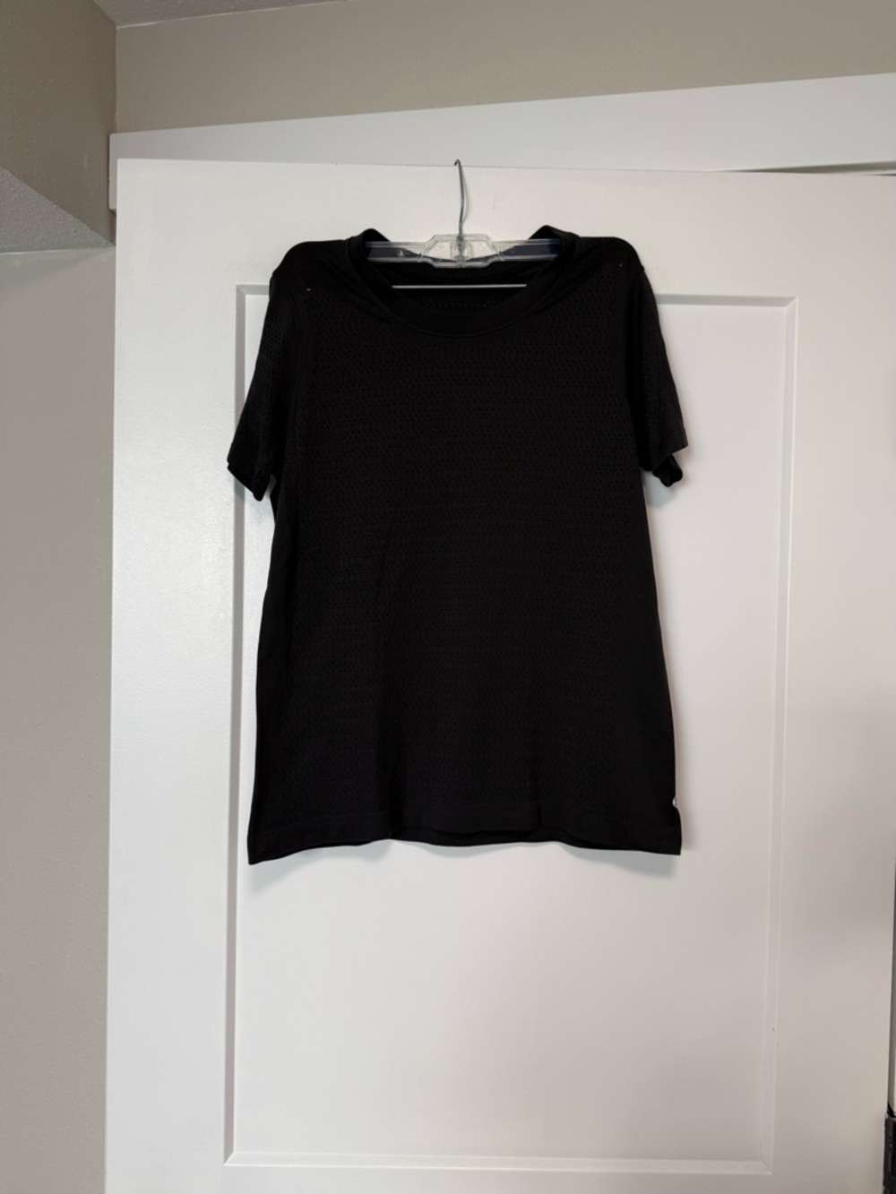 Lululemon Breeze By Short Sleeve Black Size 8 - Picture 3 of 5